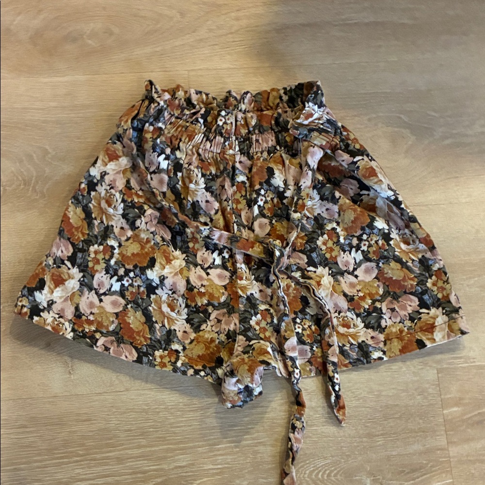 Wild Fable High Waist Floral Dressy Shorts - Brown and Tan Size S